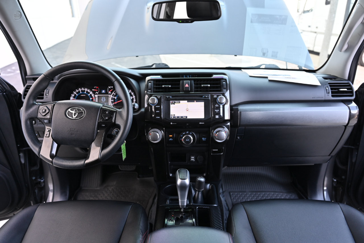 Used 2018 Toyota 4Runner TRD Off-Road Premium AWD/4WD image 13