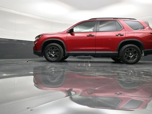 Used 2023 Honda Pilot TrailSport image 21