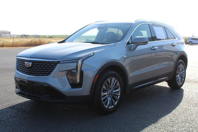 Used 2025 Cadillac XT4 Premium Luxury FWD image 10