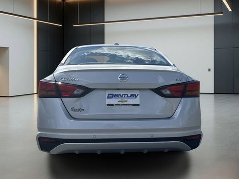 Used 2022 Nissan Altima 2.5 SV FWD image 5