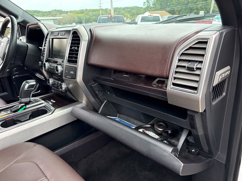 Used 2015 Ford F150 Platinum w/ Equipment Group 701A Luxury AWD/4WD image 48