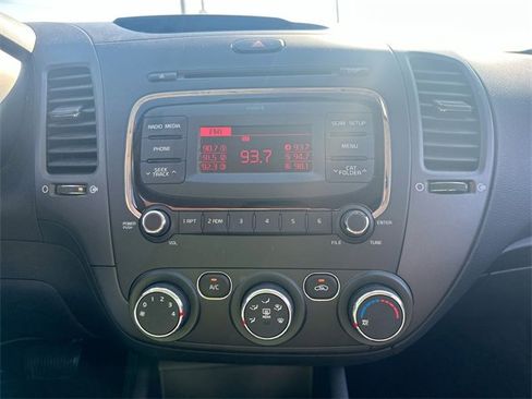 Used 2017 Kia Forte LX image 42