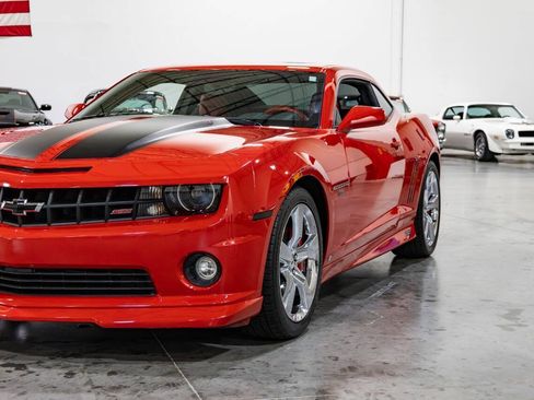 Used 2010 Chevrolet Camaro SS w/ RS Package RWD image 27