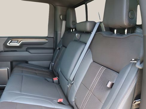 Used 2025 Chevrolet Silverado 2500 High Country w/ High Country Premium Package AWD/4WD image 18