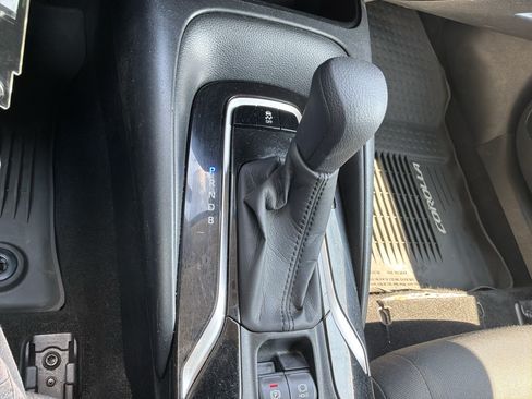 Used 2020 Toyota Corolla LE FWD image 26