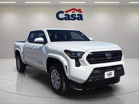 Used 2025 Toyota Tacoma SR5 AWD/4WD image 1