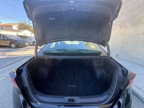 Used 2025 Nissan Altima 2.5 SV image 31