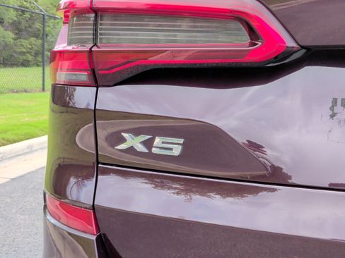 Used 2020 BMW X5 sDrive40i w/ M Sport Package image 11