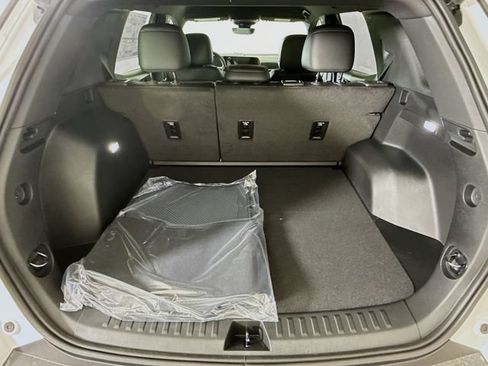 New 2026 Chevrolet Equinox LT w/ Convenience Package II AWD/4WD image 26
