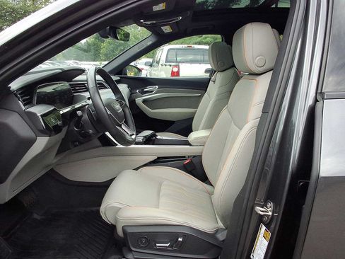 Certified 2024 Audi Q8 e-tron Prestige AWD/4WD image 15
