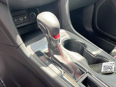 Used 2022 Chevrolet Equinox RS FWD image 21