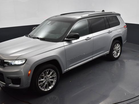 Used 2021 Jeep Grand Cherokee L Summit w/ Luxury Tech Group V image 15