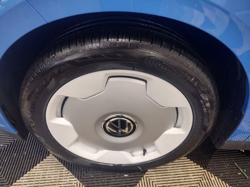 New 2025 Volkswagen ID. Buzz 1st Edition image 43