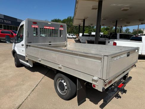 Used 2018 Ford Transit 250 138 RWD image 3