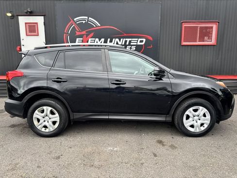 Used 2015 Toyota RAV4 LE AWD/4WD image 6