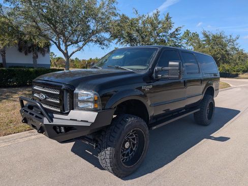 Used 2000 Ford Excursion Limited image 2