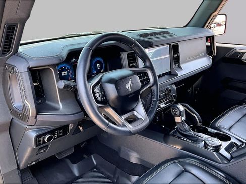 Used 2025 Ford Bronco Badlands AWD/4WD image 18