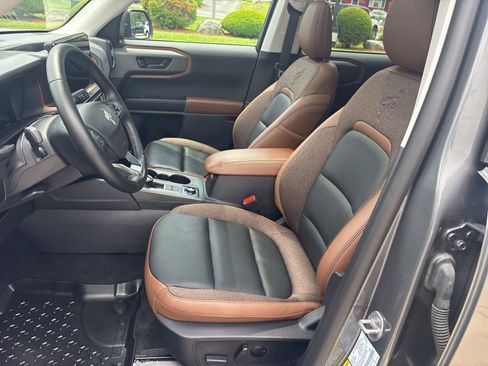 Used 2025 Ford Bronco Sport Outer Banks w/ Outer Banks Tech Package+ AWD/4WD image 14