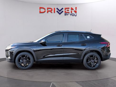 New 2026 Chevrolet Trax ACTIV w/ Driver Confidence Package image 2