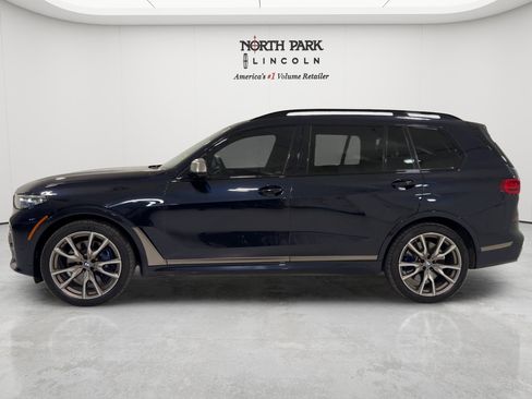 Used 2022 BMW X7 M50i w/ Dynamic Handling Package AWD/4WD image 2