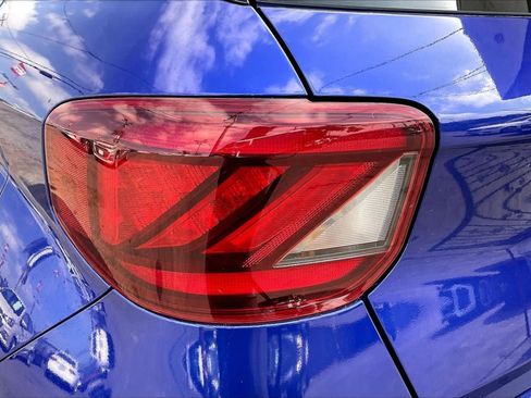 Used 2023 Hyundai Venue Limited FWD image 30