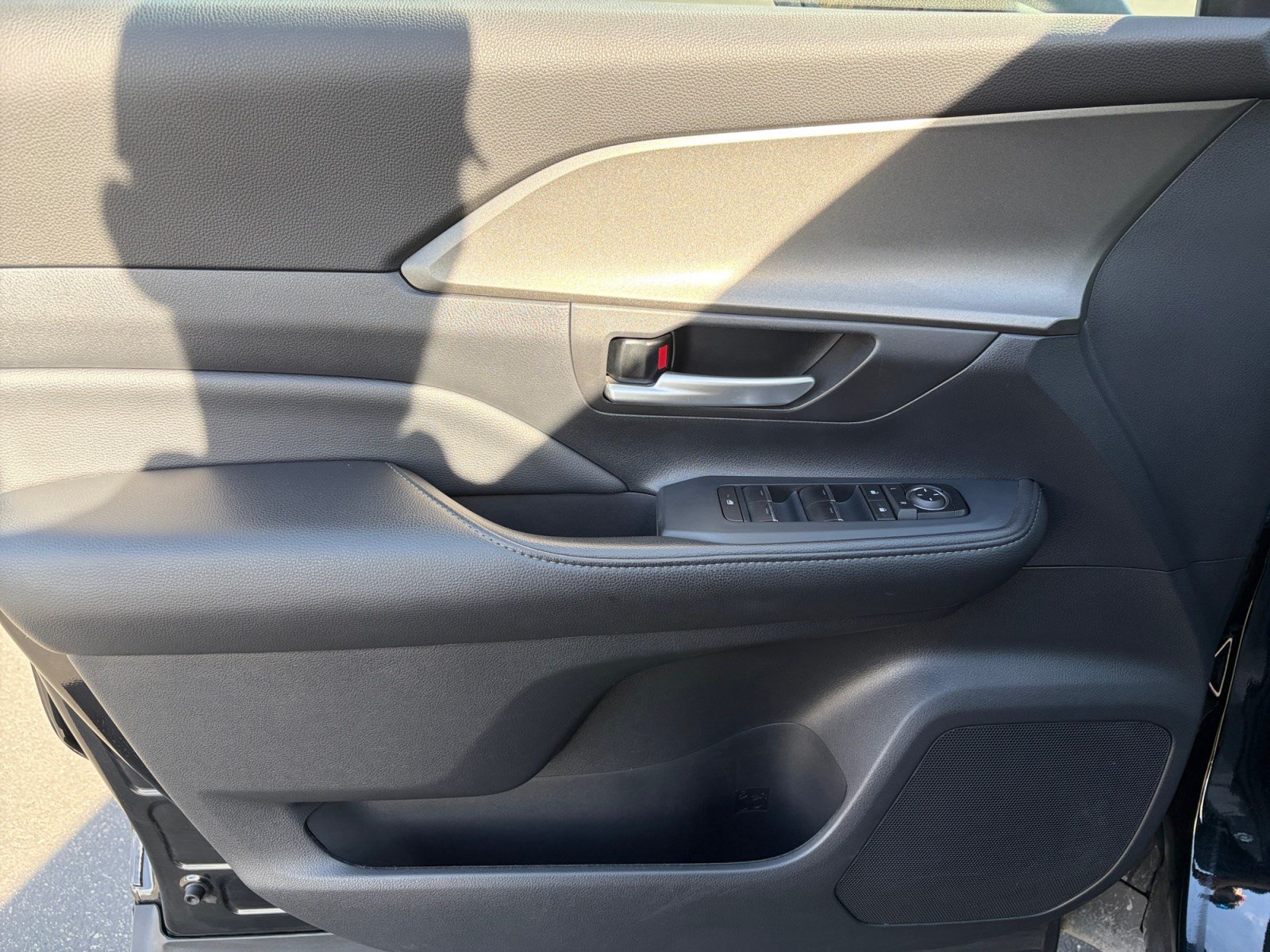 Certified 2025 Toyota Grand Highlander AWD image 9
