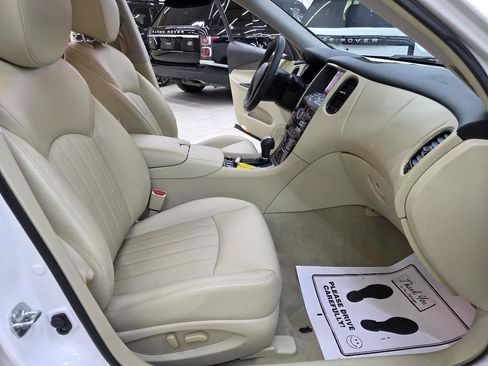 Used 2017 INFINITI QX50 2WD w/ Premium Plus Package image 21