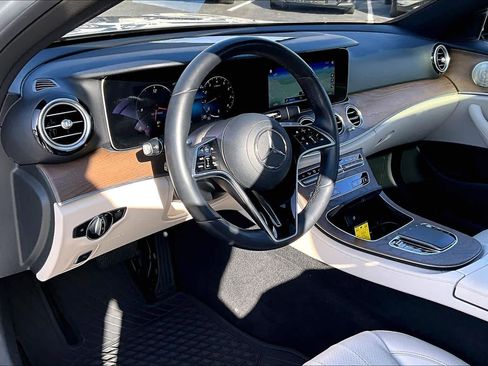 Used 2022 Mercedes-Benz E 350 4MATIC Sedan w/ Driver Assistance Package image 18