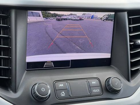 Used 2023 GMC Acadia SLE w/ Driver Convenience Package FWD image 26