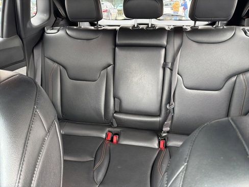 Used 2024 Jeep Compass Latitude image 15