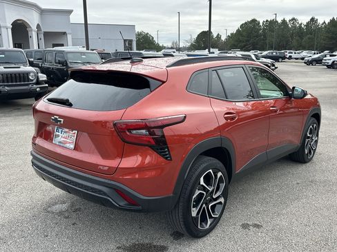 Used 2024 Chevrolet Trax RS w/ Sunroof Package image 7