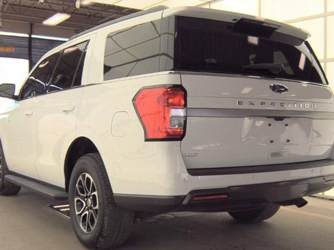 Used 2024 Ford Expedition XLT image 4