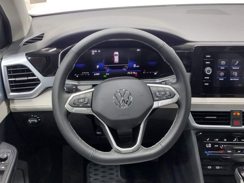 New 2025 Volkswagen Taos SE image 34