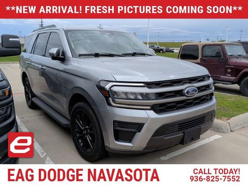 Used 2024 Ford Expedition XLT image 1