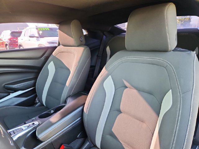 Used 2018 Chevrolet Camaro LT RWD image 21
