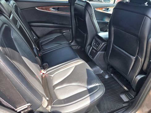 Used 2018 Lincoln MKX Select w/ Select Plus Package AWD/4WD image 12