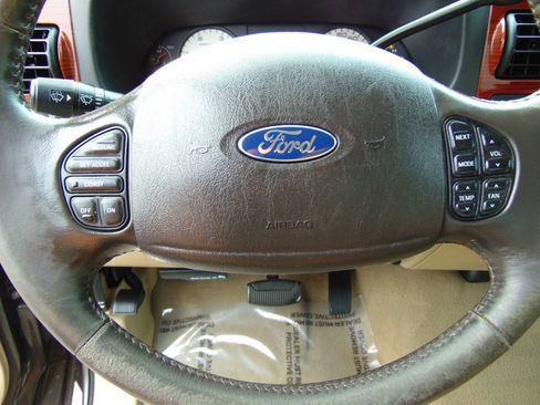 Used 2005 Ford F350 Lariat AWD/4WD image 19