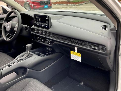 New 2026 Honda HR-V LX image 9