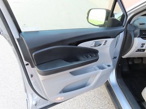 Used 2019 Honda Pilot Touring image 31
