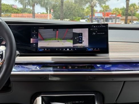 Used 2023 BMW 740i w/ Parking Assistance Package image 42