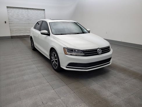 Used 2017 Volkswagen Jetta SE FWD image 13
