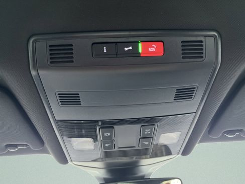 Used 2025 Volkswagen Jetta Sport image 19