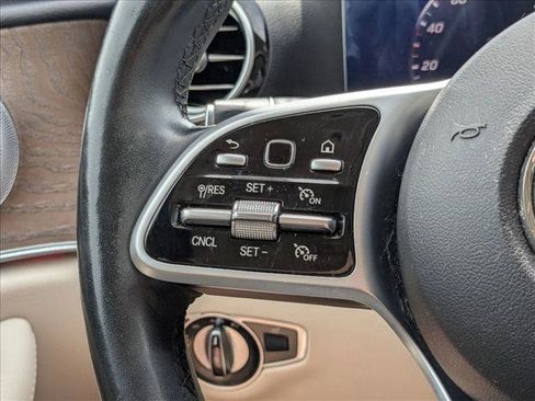 Used 2020 Mercedes-Benz E 350 4MATIC Sedan image 4