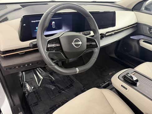 Used 2024 Nissan Ariya AWD image 17