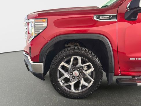 Used 2022 GMC Sierra 1500 SLT w/ SLT Premium Plus Package AWD/4WD image 12