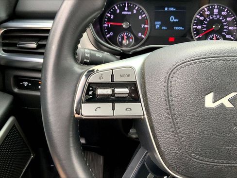 Used 2022 Kia Telluride LX AWD/4WD image 16
