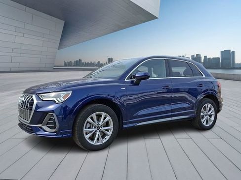 Certified 2025 Audi Q3 2.0T Premium w/ Convenience Package image 3