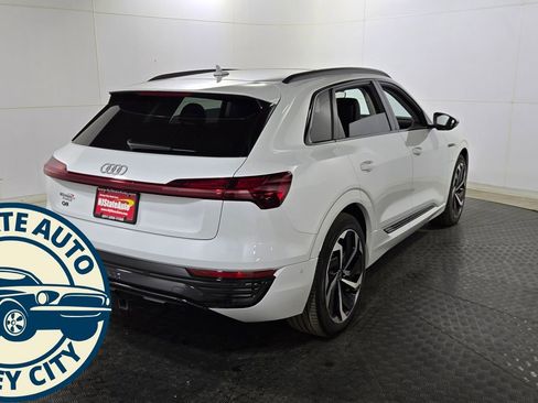 Used 2024 Audi Q8 e-tron Premium Plus AWD/4WD image 7