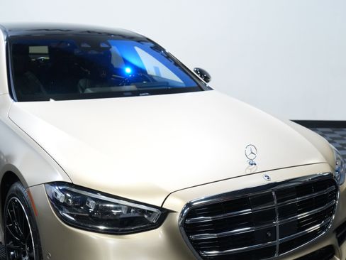 Used 2023 Mercedes-Benz S 580 4MATIC Sedan image 12