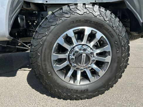 Used 2021 Ford F350 Lariat w/ FX4 Off-Road Package image 9